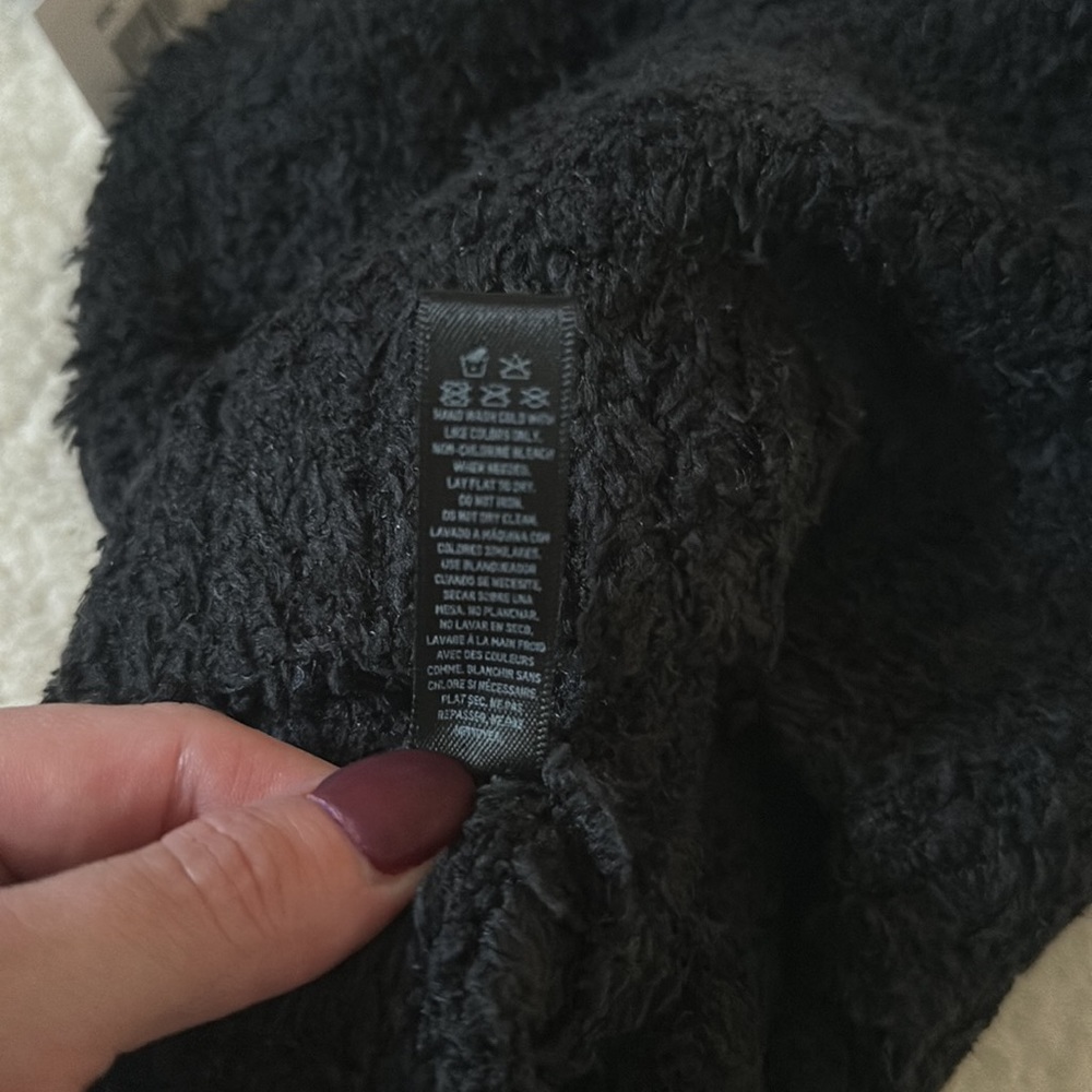 NWT | Skims | Cozy Knit Bouclé Tank In Onyx (Black) Size S/M - Picture 7 of 7
